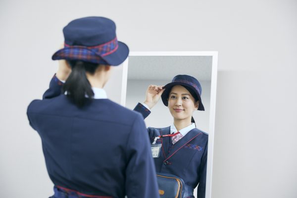 本日から ヤクルトレディの 冬制服 が変わります トピックス 会社のこと 北信ヤクルト販売株式会社 長野県の東北信での宅配のお申し込み ヤクルト スタッフ